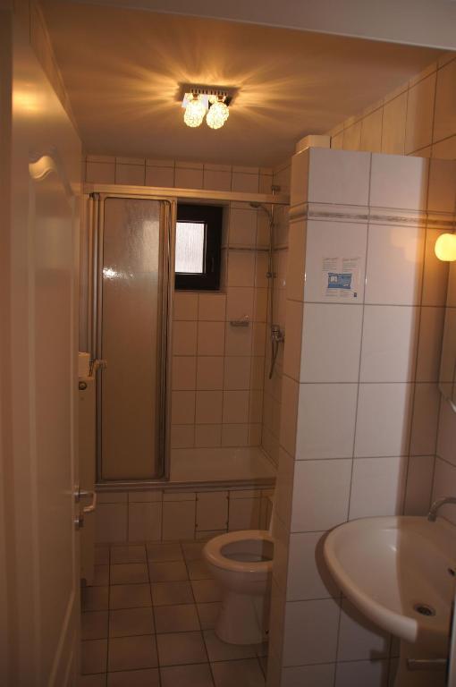 Single Room with Shared Bathroom