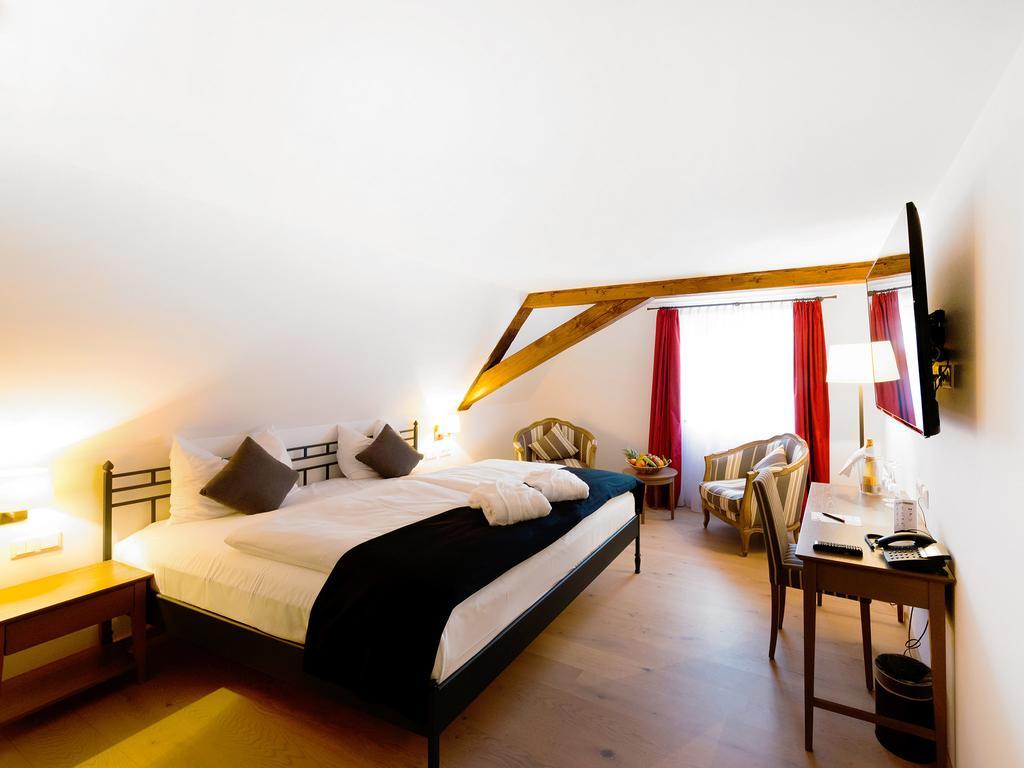 DORMERO Room