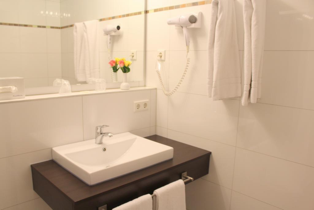 Standard Double Room,747179663:JPEG