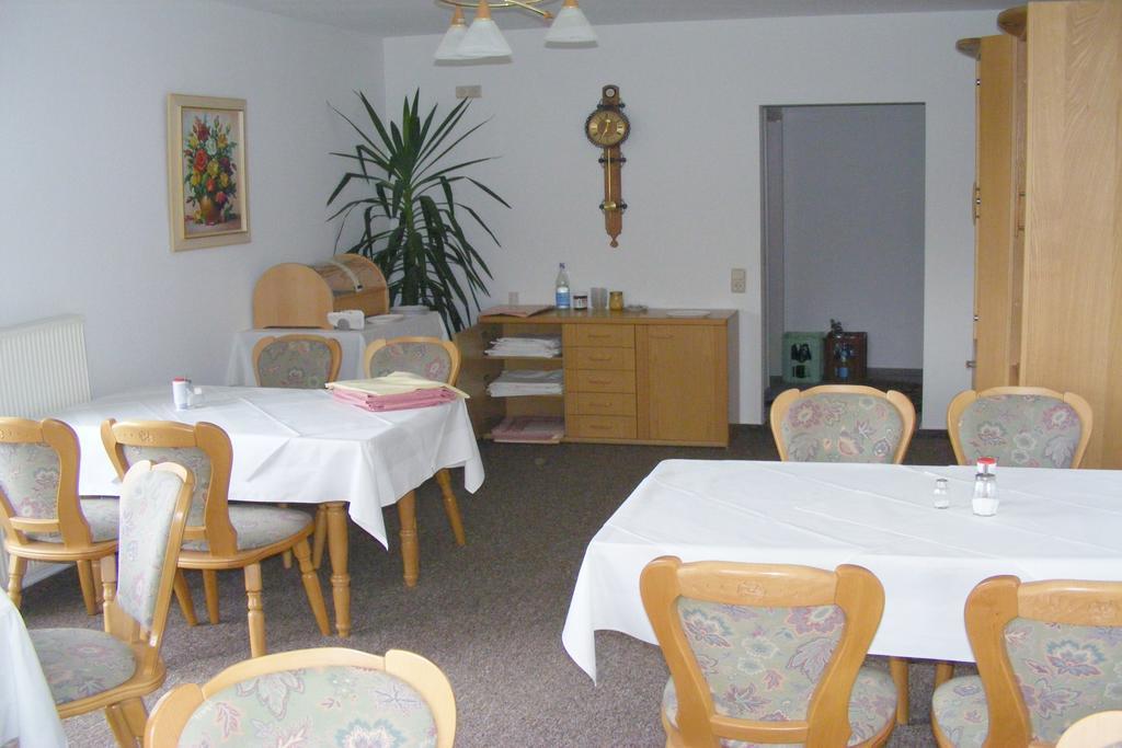 Deluxe Doppel-/Zweibettzimmer mit Gartenblick