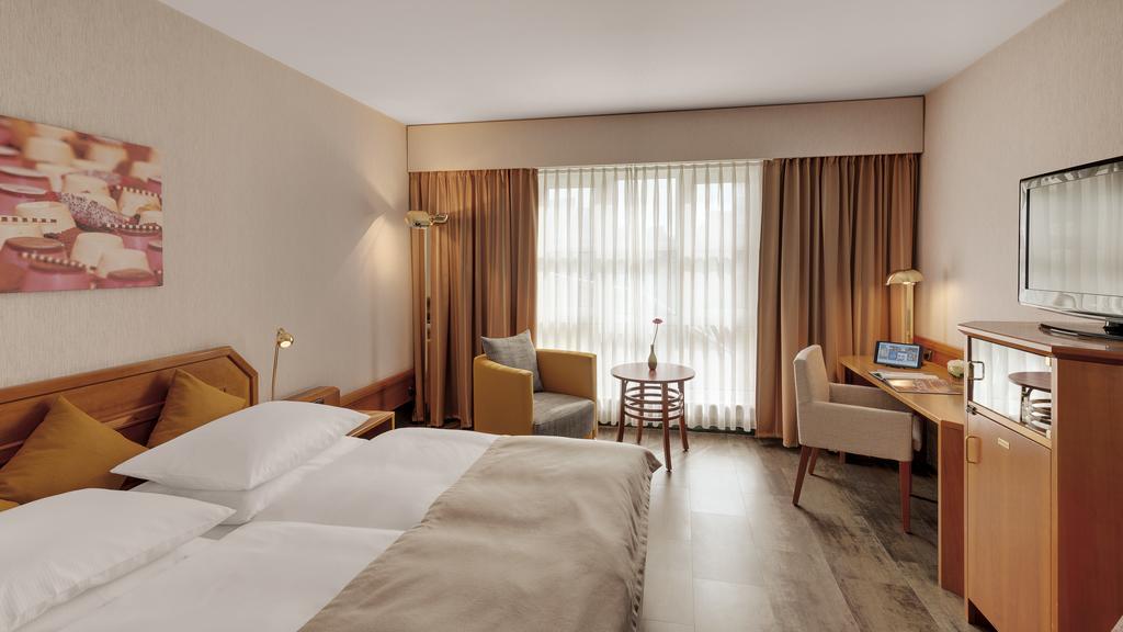 Comfort Zimmer mit Kingsize-Bett