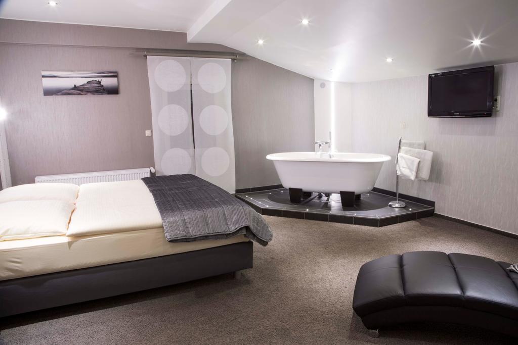 Deluxe Double Room with Bath