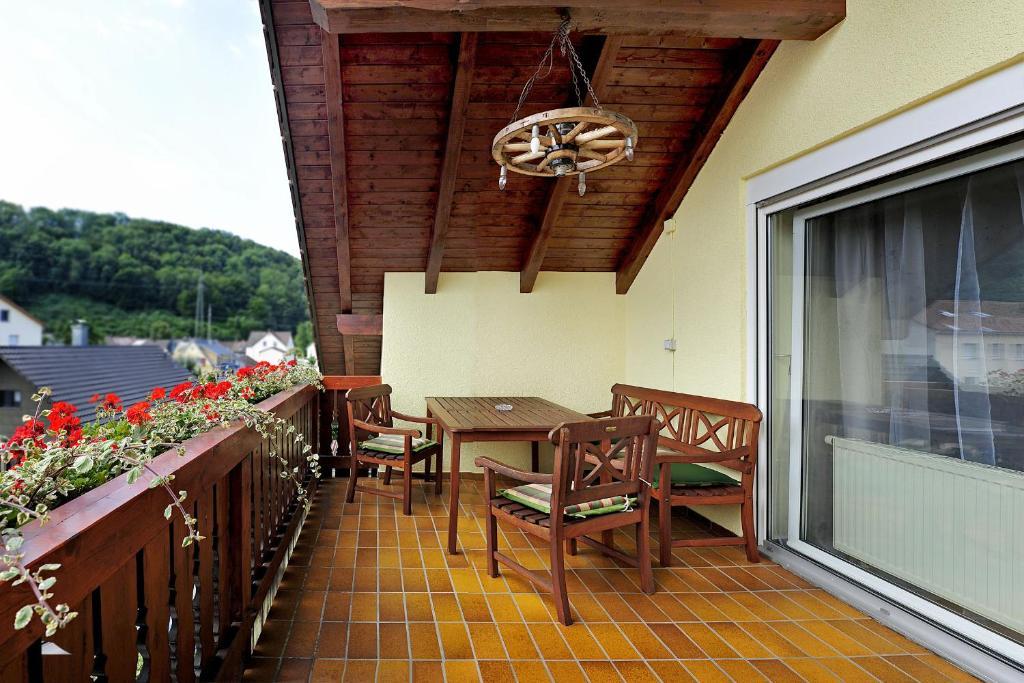 Apartment mit 2 Schlafzimmern und Balkon (4-6 Erwachsene)