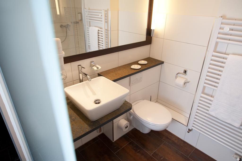 Single Room,422476434:JPEG