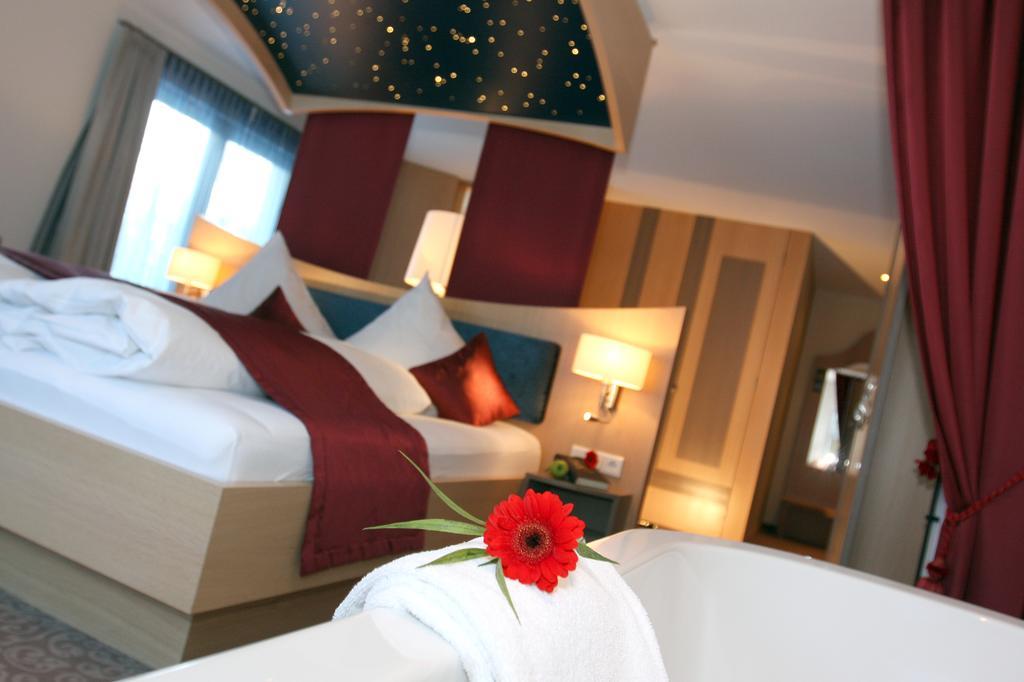 Romantic- Suite Superior with castle view and air condition