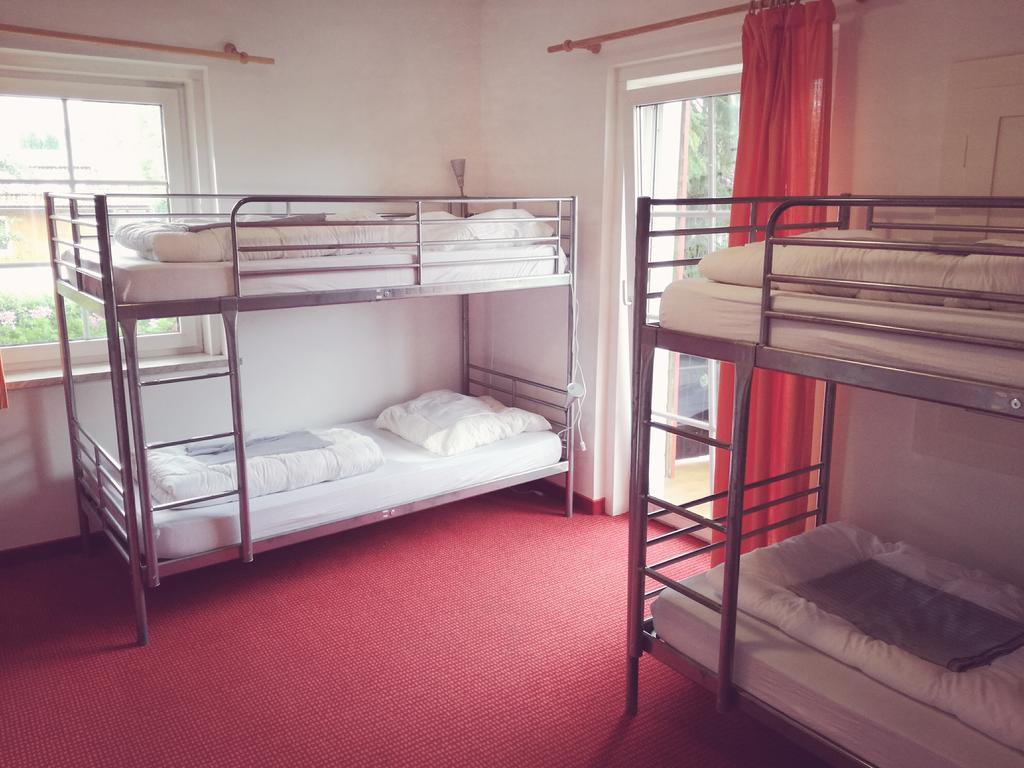 Einzelbett im gemischten Vierbettzimmer