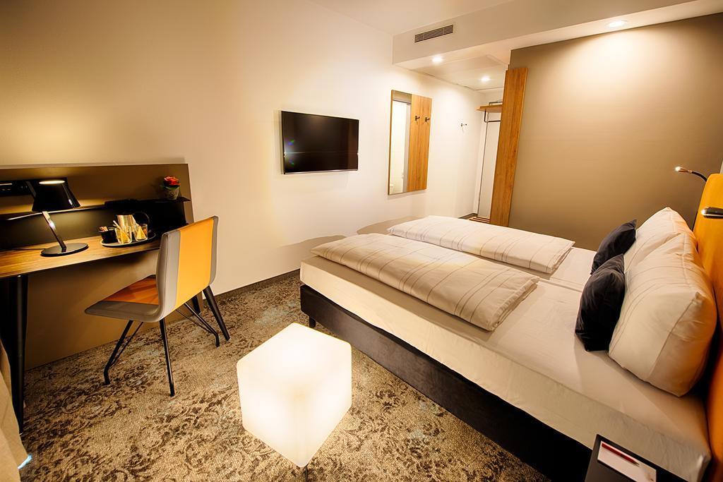 Double Room,547163124:JPEG