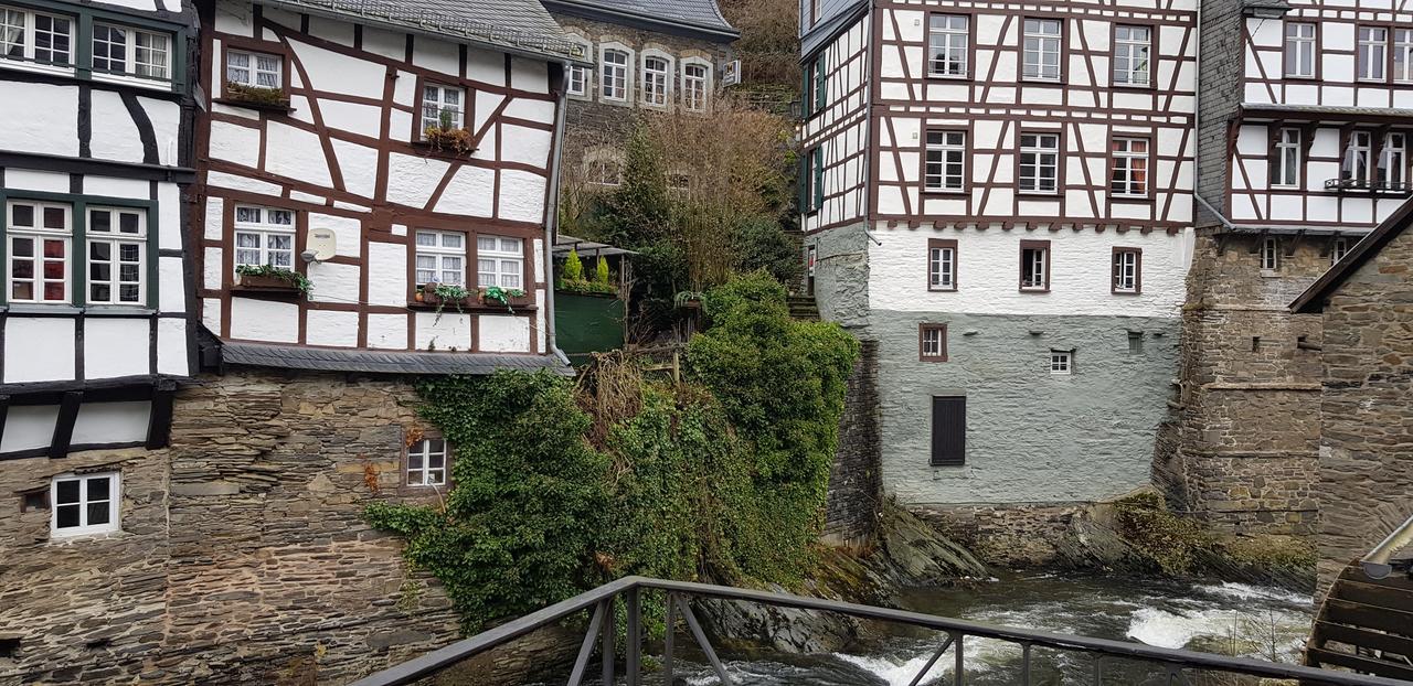 Großes Doppelzimmer mit Balkon