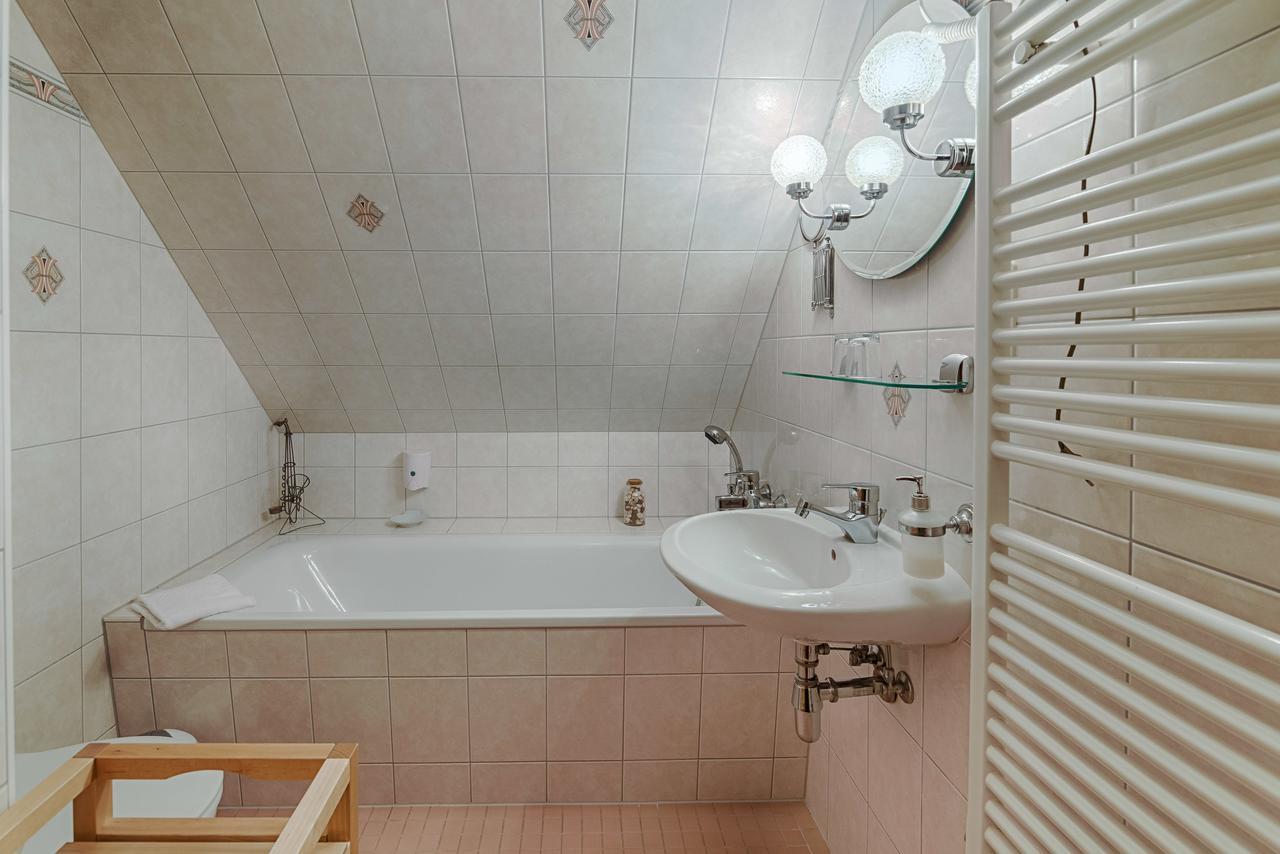 Quarto Duplo com Banheira