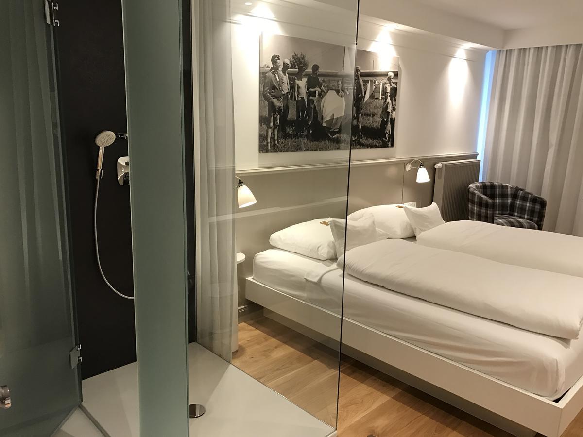 Doppelzimmer mit Balkon