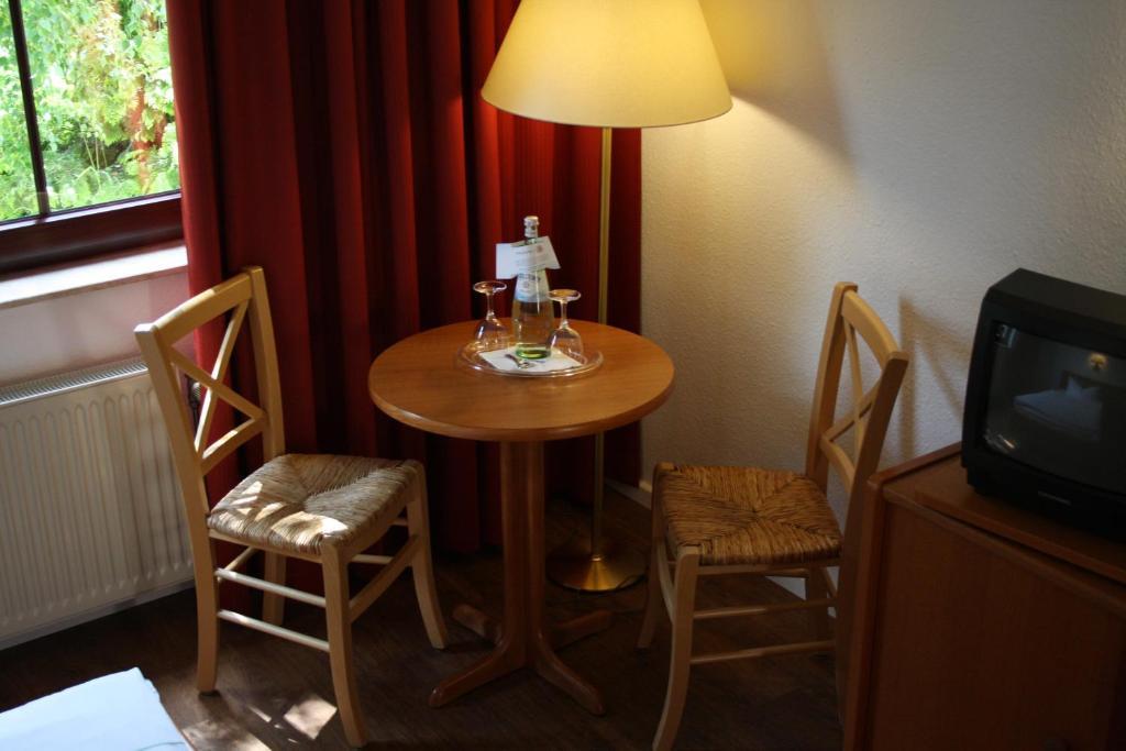 Family Room (2 Adults + 1 Child)