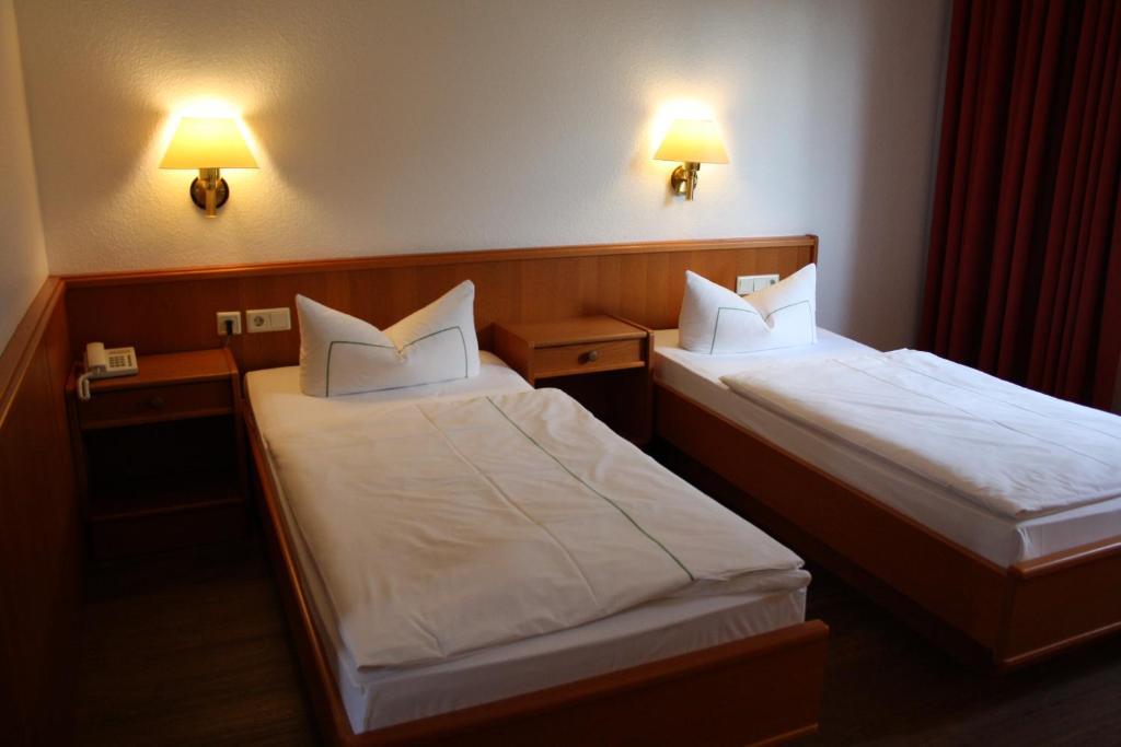 Double Room (1 Adult)