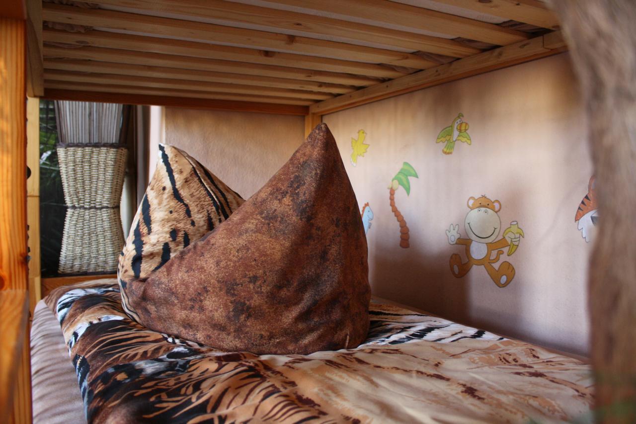 Zoo-Room,1756399944:JPEG