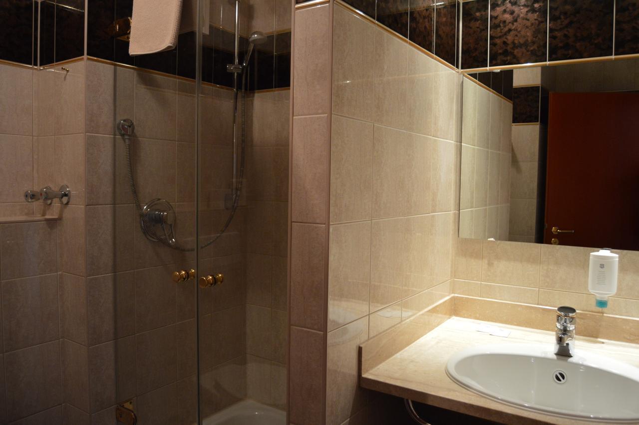 Einzelzimmer mit Dusche