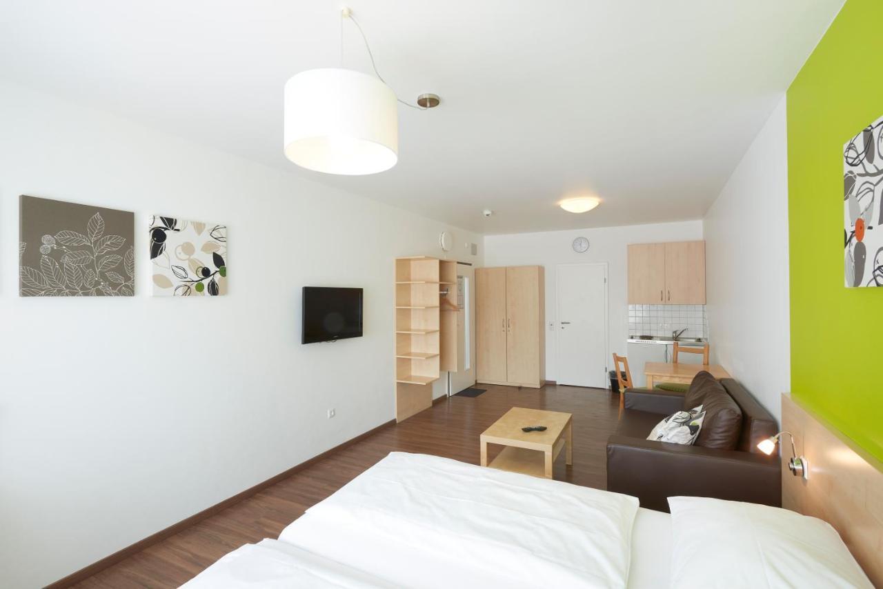 Apartment,697048680:JPEG
