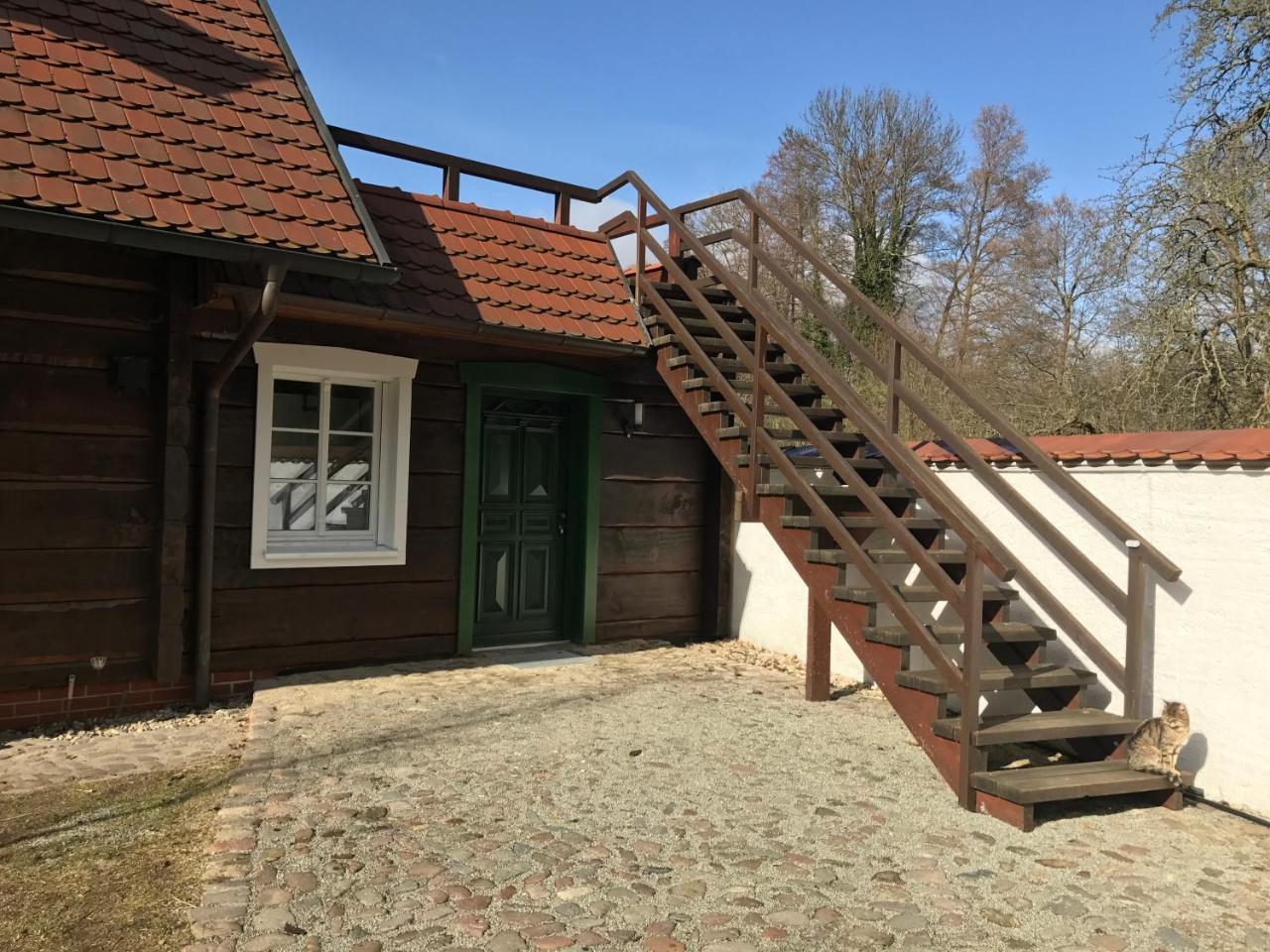 2. FeWo direkt am Wasser mit Terrasse