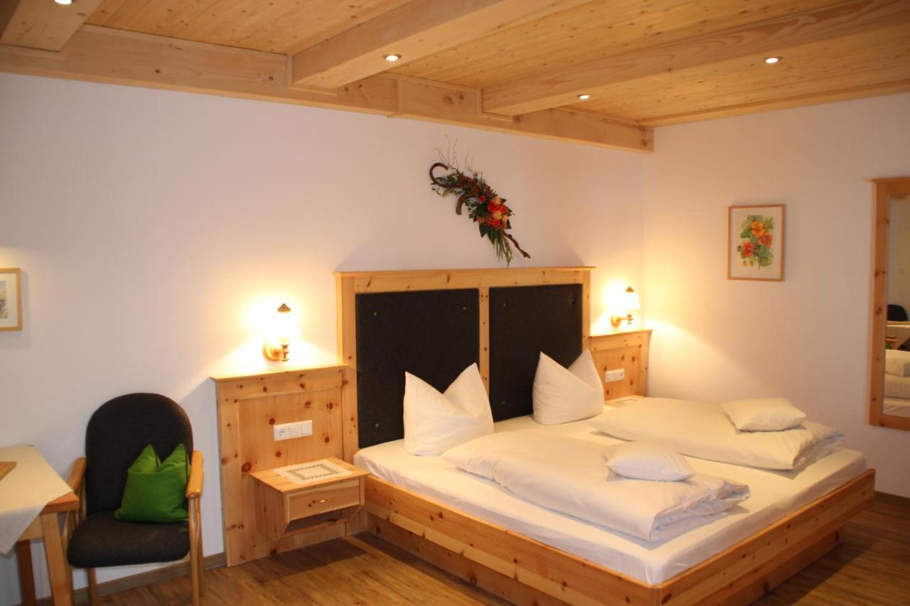 Doppelzimmer mit Balkon
