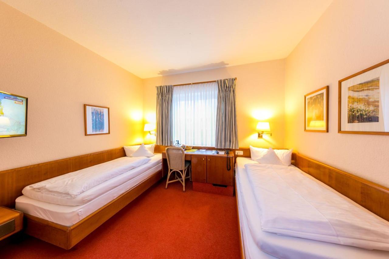 Twin Room,747279623:JPEG