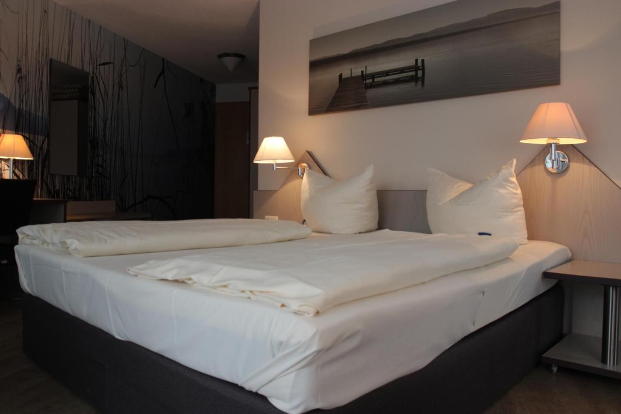 Double Room with Lake View and Balcony