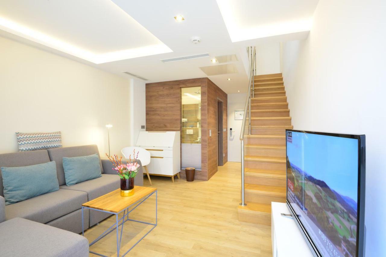 Duplex Studio,786039273:JPEG