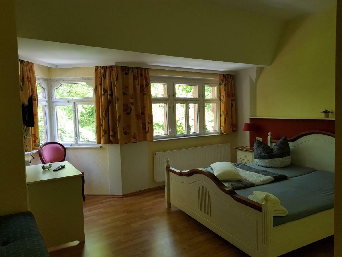 Doppelzimmer mit Gartenblick