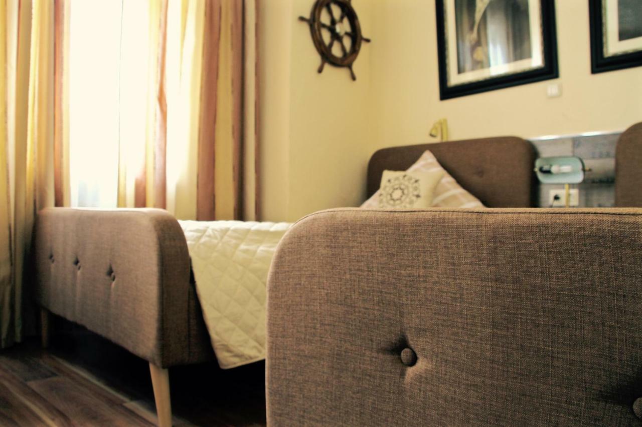 Zweibettzimmer mit Dusche