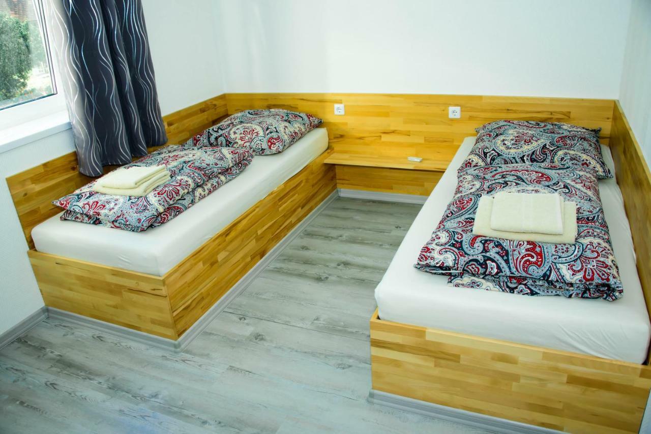 Doppel- oder Zweibettzimmer