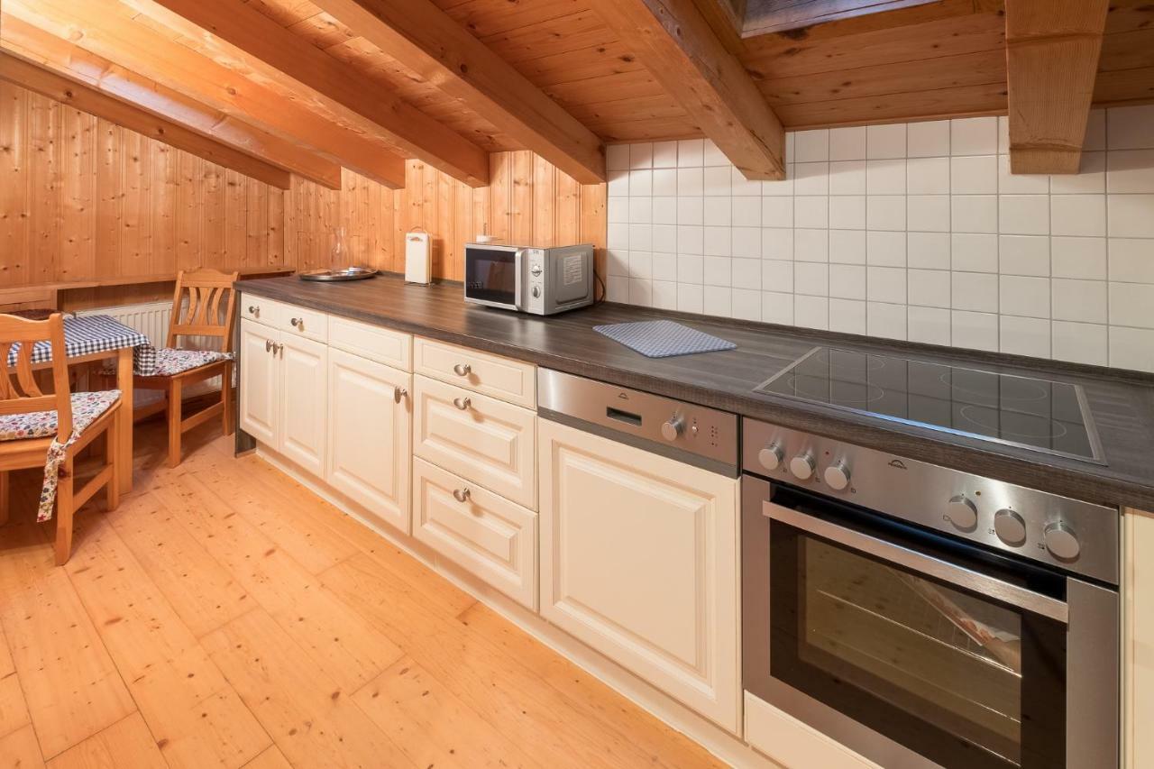 Apartment mit Balkon