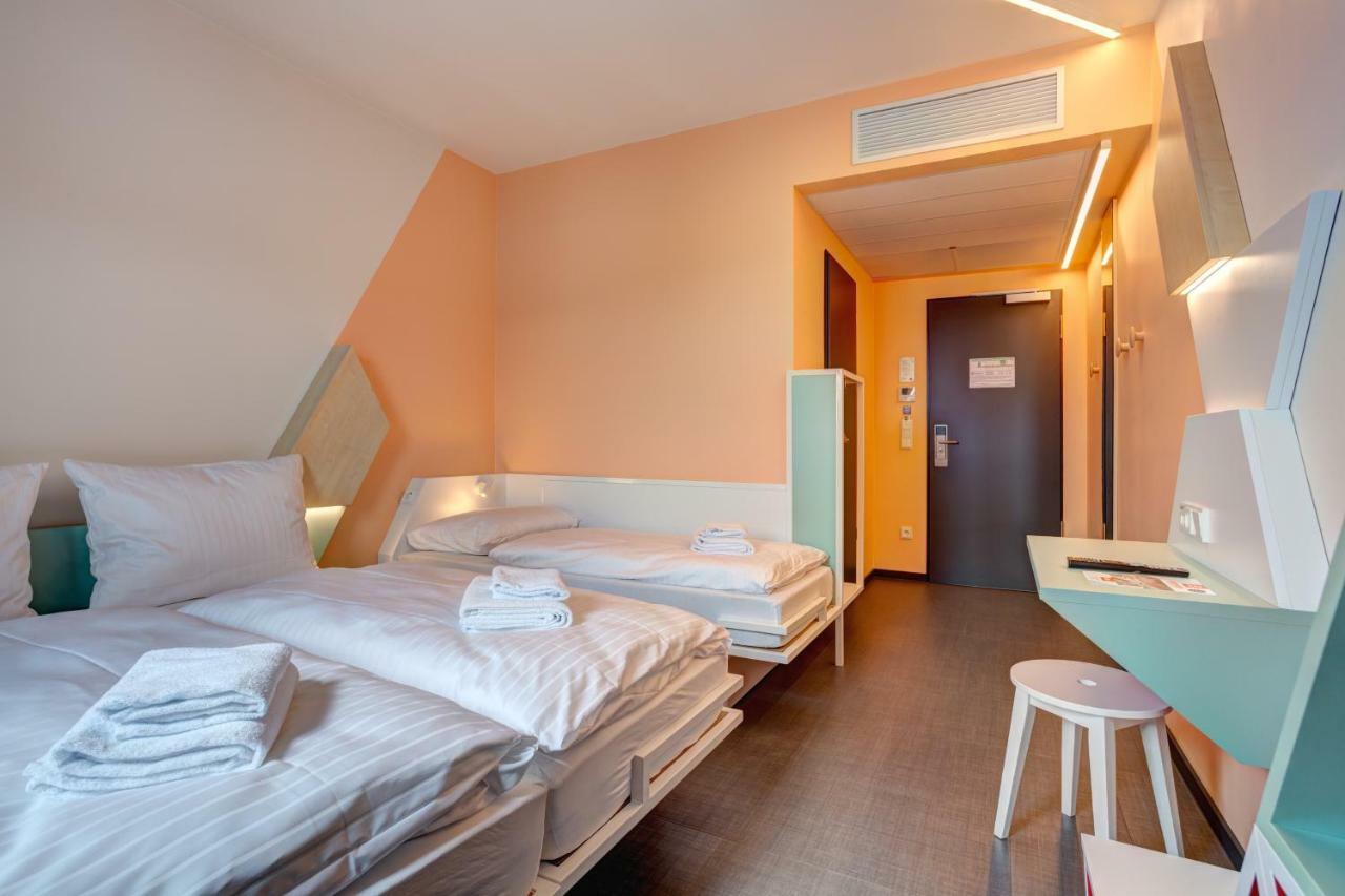 Triple Room,906098041:JPEG