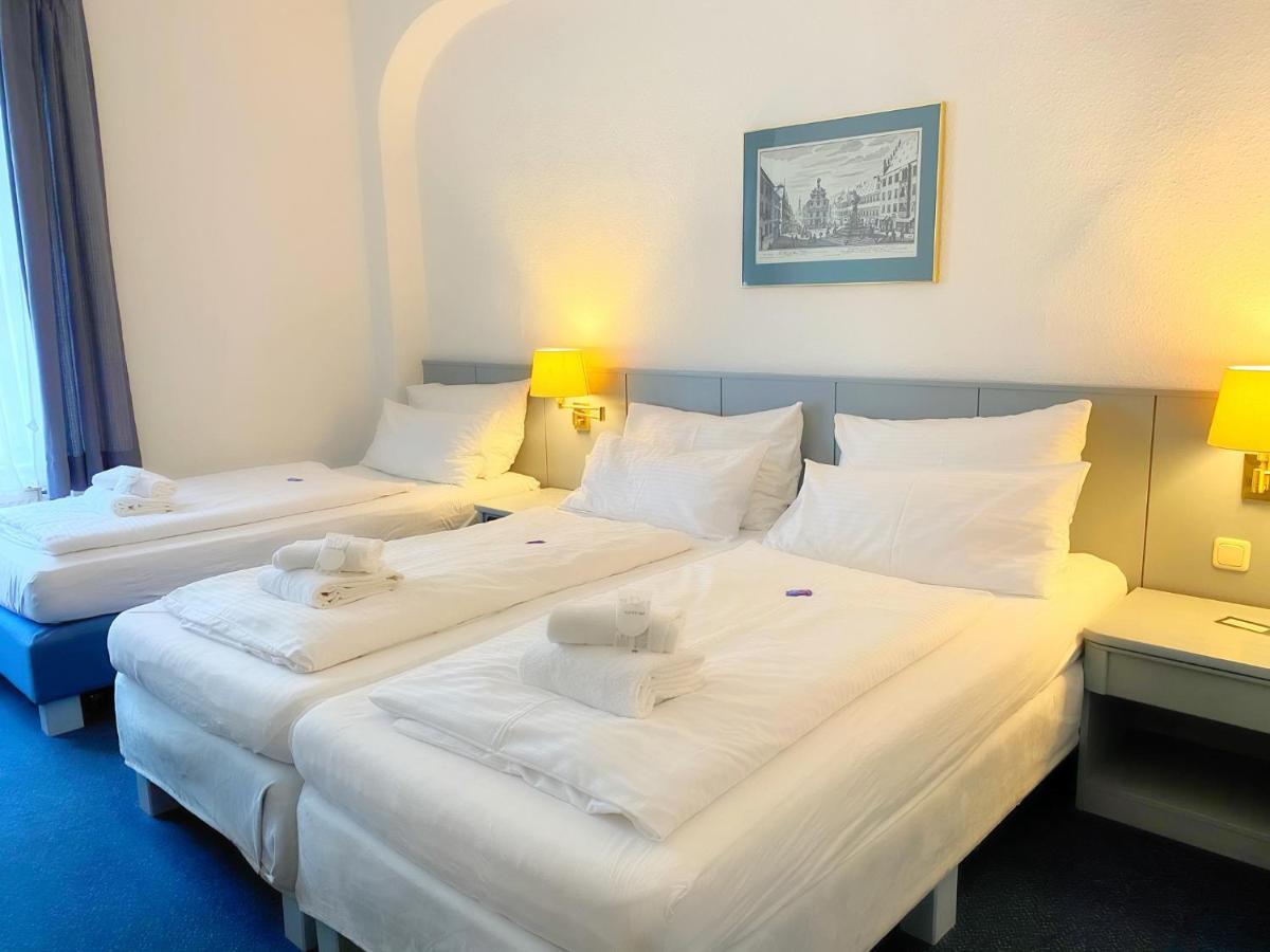 Triple Room,388921403:JPEG