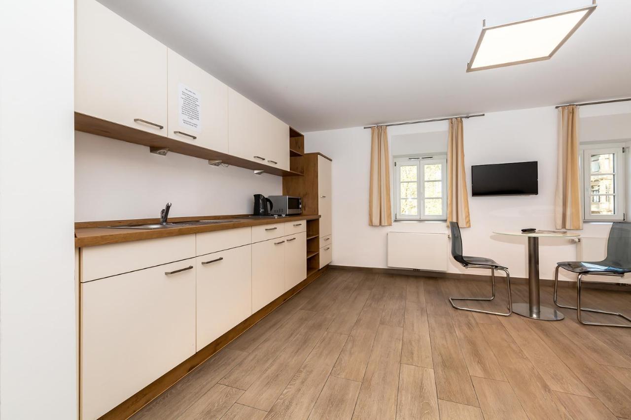 One-Bedroom Deluxe Apartment