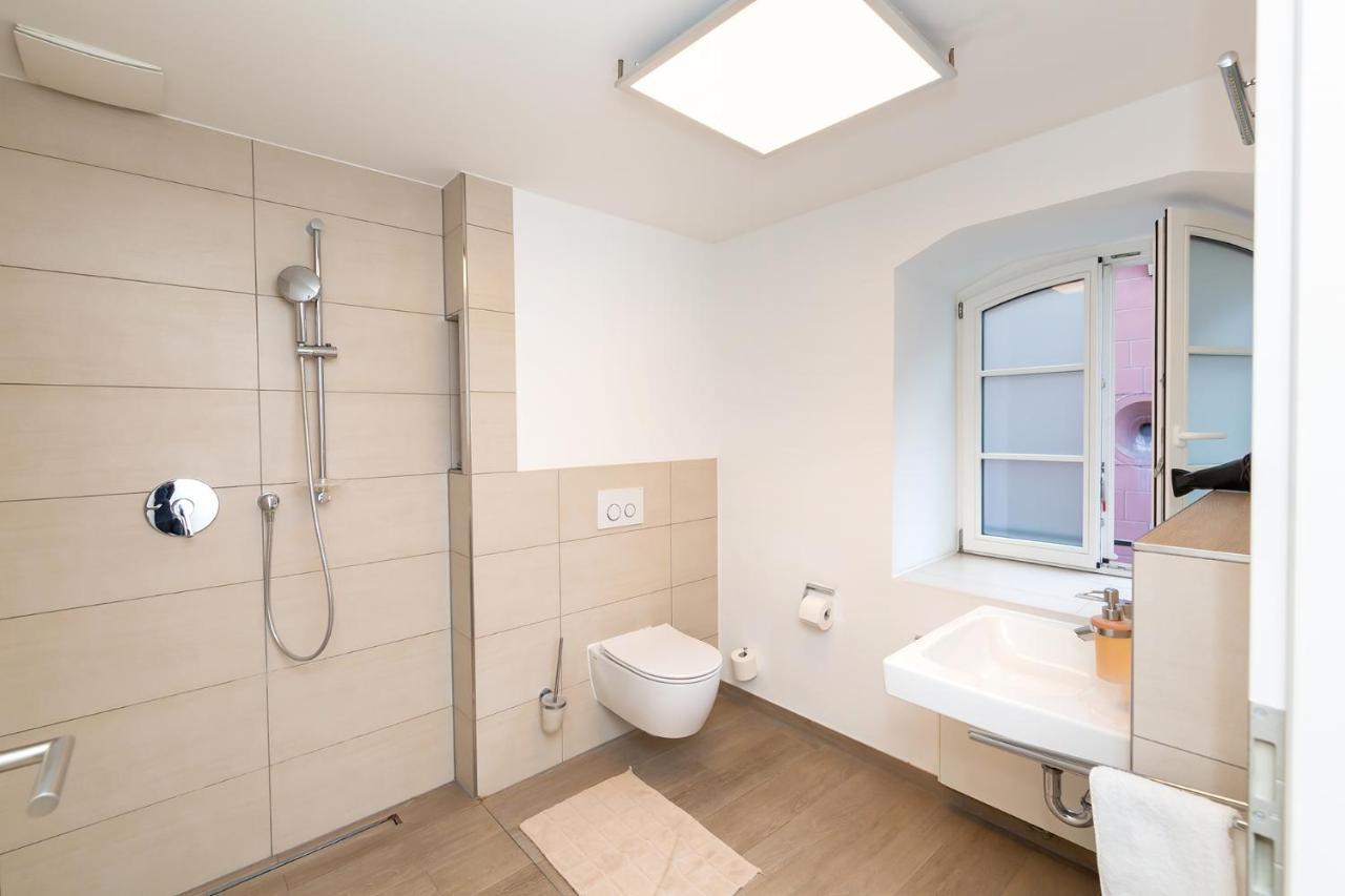 One-Bedroom Deluxe Apartment
