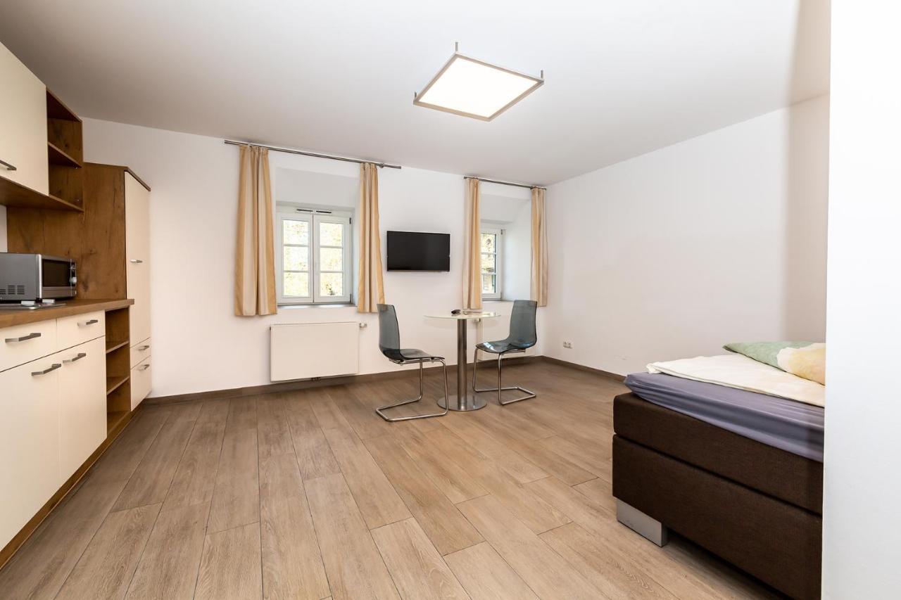 One-Bedroom Deluxe Apartment