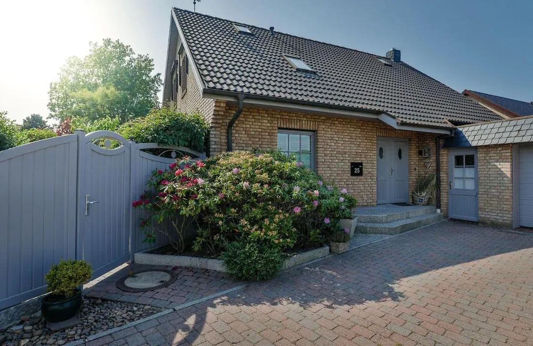 Haus-Blum-Schoene-Ferienwohnung-In-Absolut-Ruhiger-Lage-In-Westerland-1