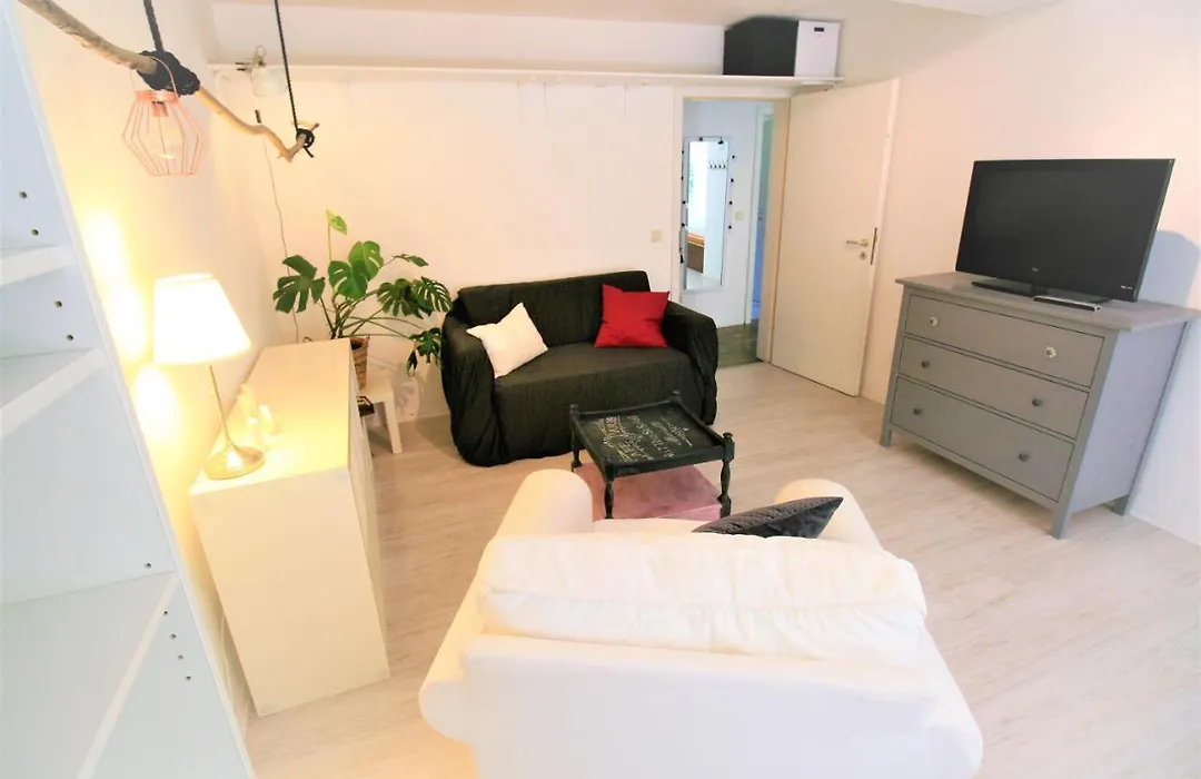 Zentrale Ferienwohnung „Treibholz“ im Sonnenblumenhaus-1