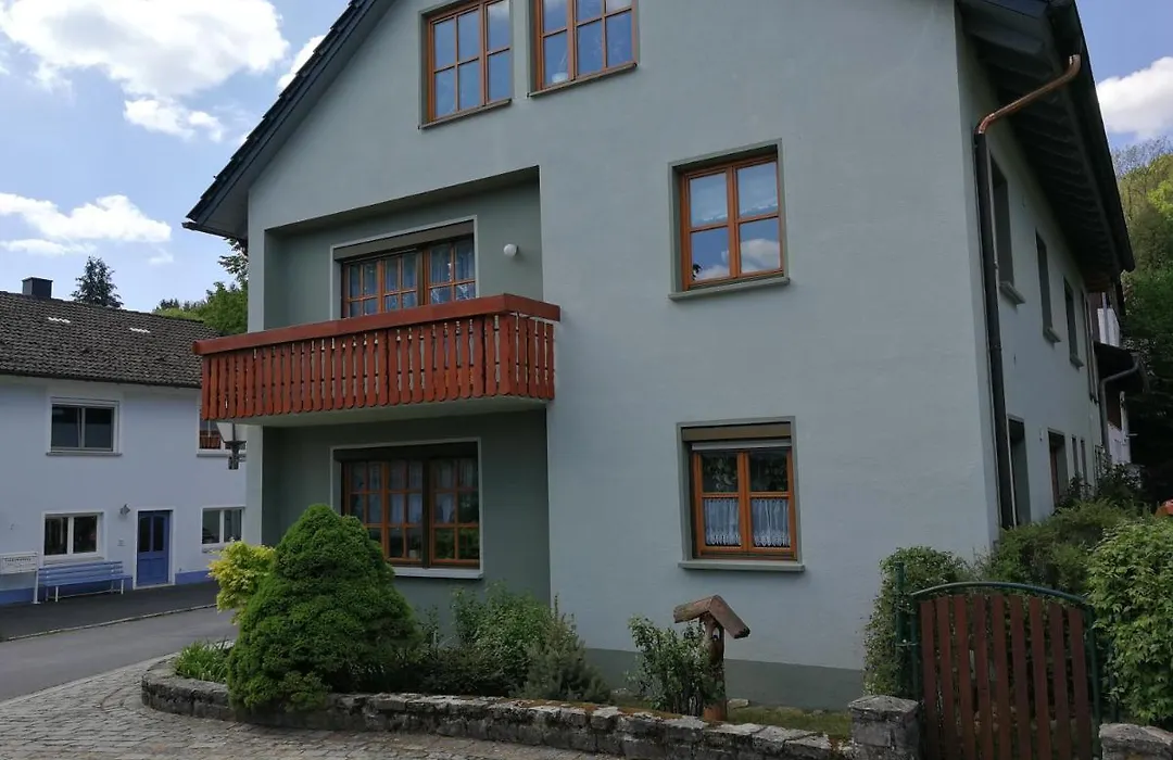 Hohes Ferienhaus-1