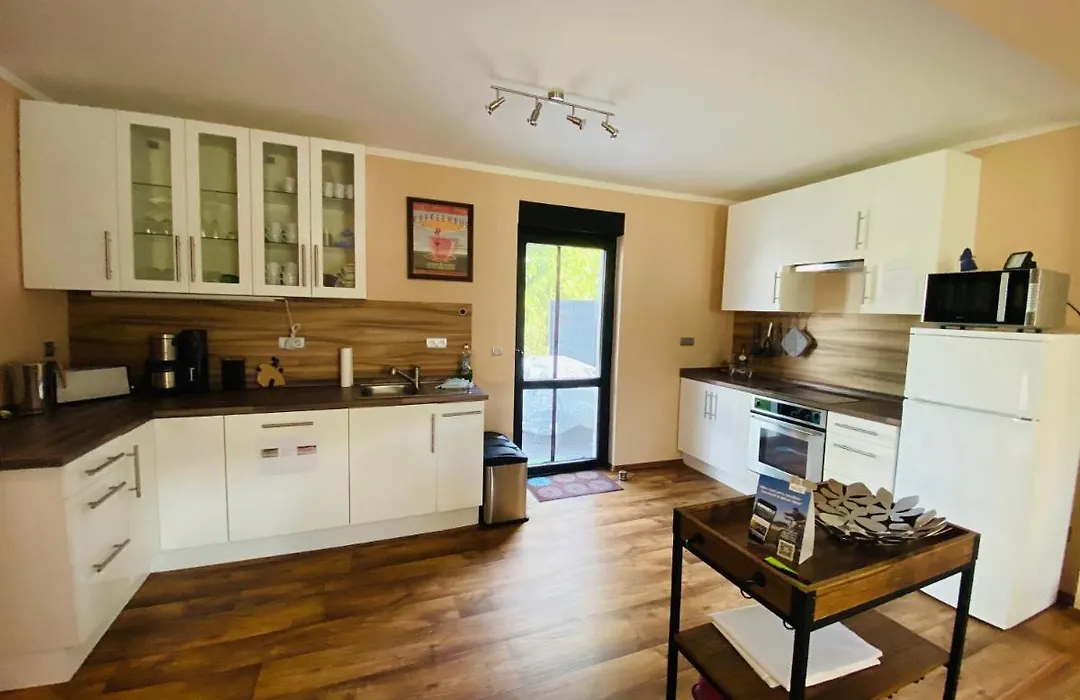 Großzügiges Ferienhaus am Senftenberger See mit 2 Terrassen-1
