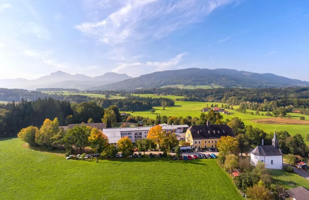 Haus Chiemgau - Kolping-Familienhotel-1