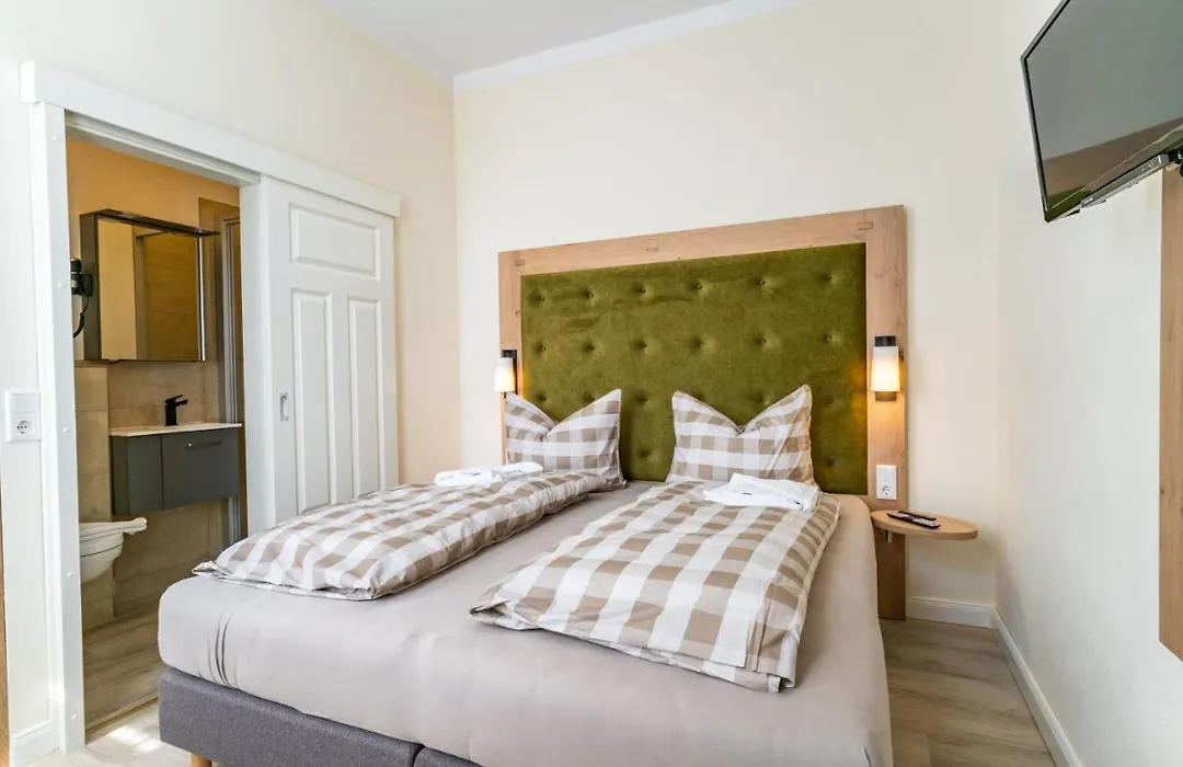 Haus Emma Doppelzimmer Sanddorn-1