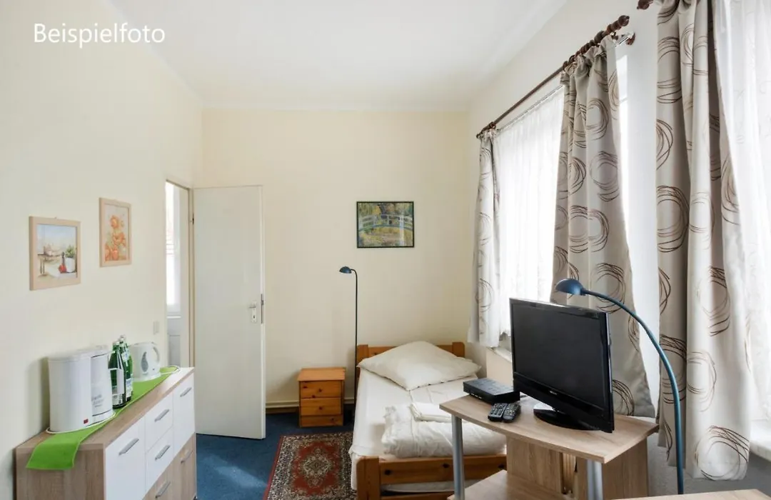 Pension GP3, Zimmer mit Kochnische und Duschbad vor den Toren Berlins-1
