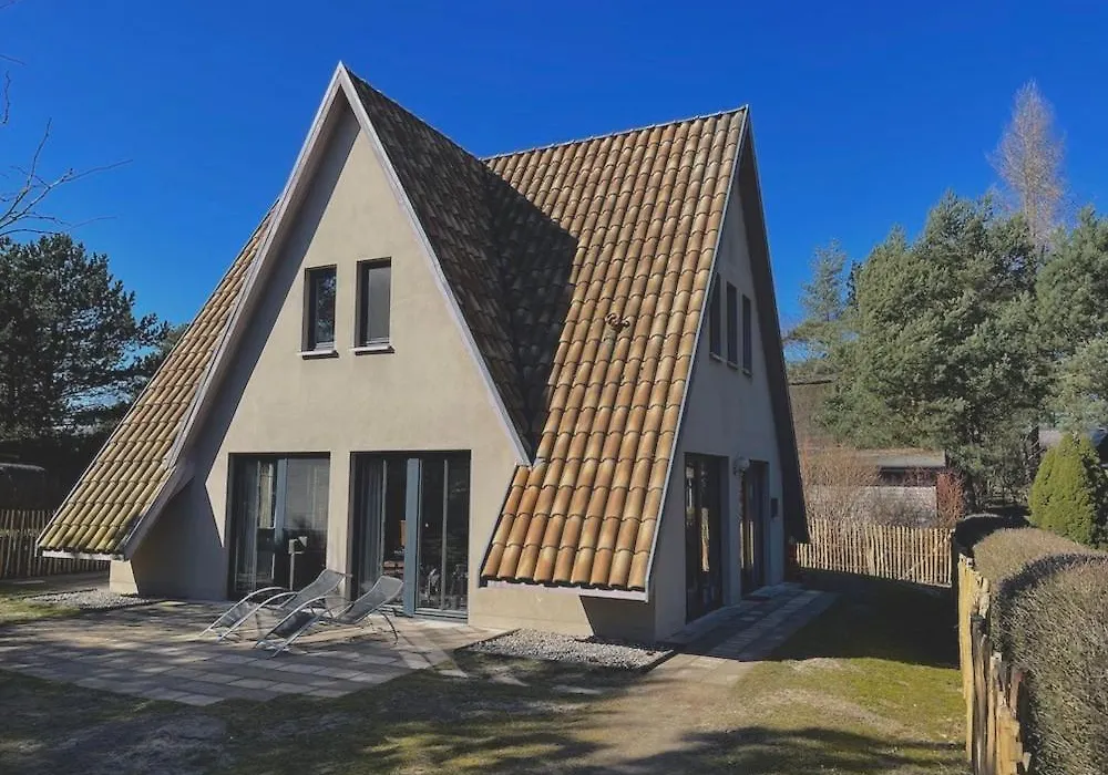 traumHaff - Strandhaus am Achterwasser. Design und Kunst auf Usedom, mit Kamin und Sauna-1