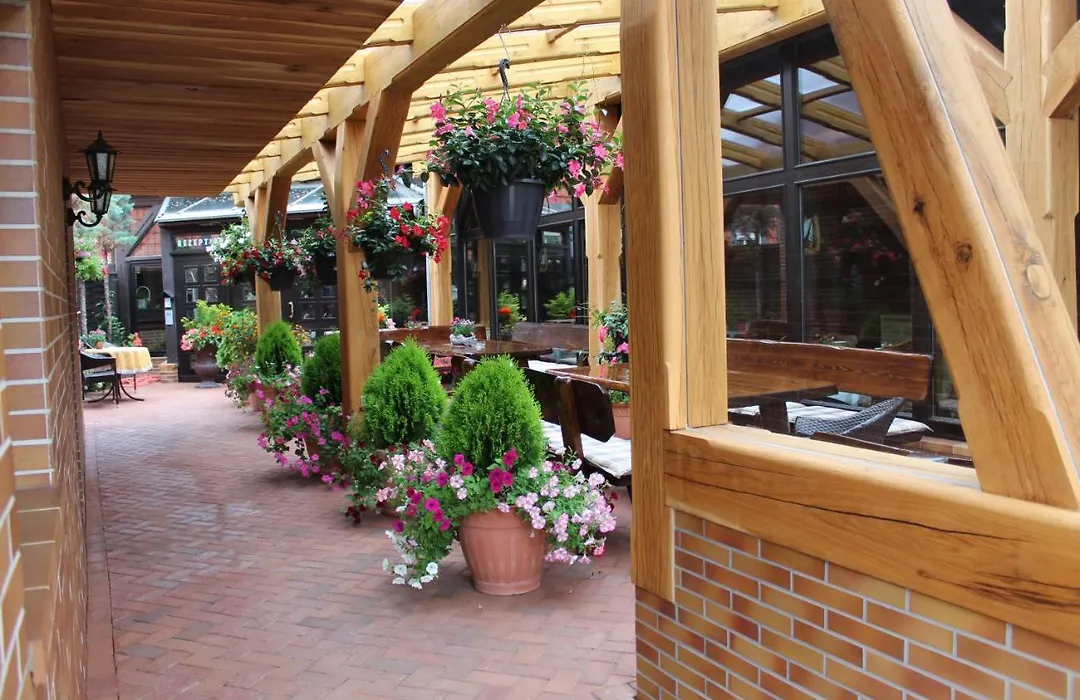 Hotel und Pension Am Burchardikloster-1