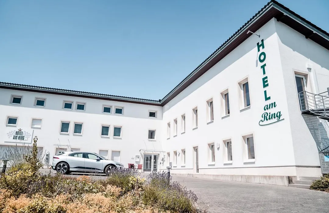 Land-Gut-Hotel Am Ring-1