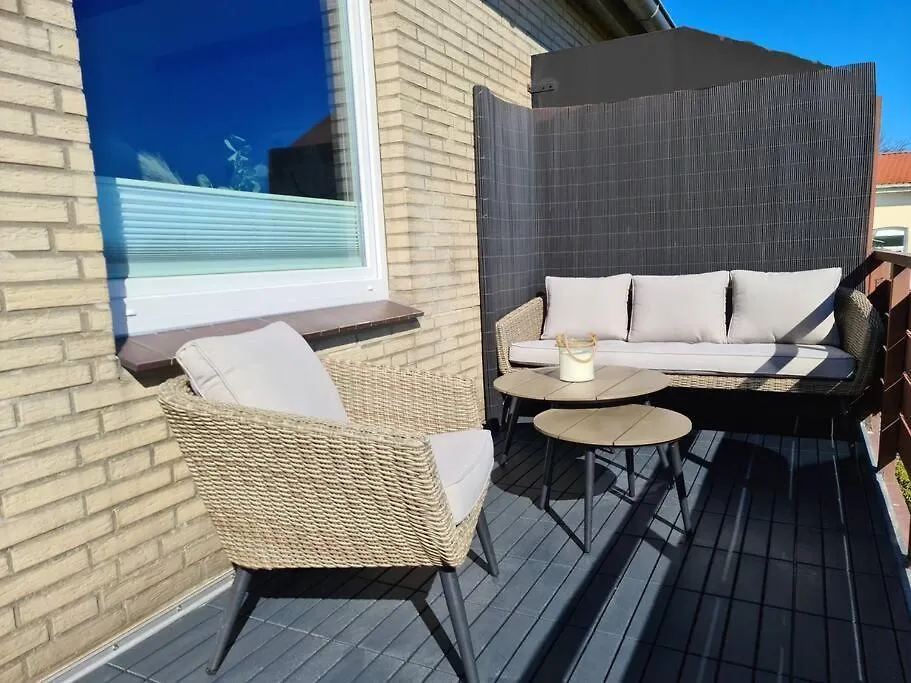 Stylische Wohnung mit Weitblick und großem Balkon-1