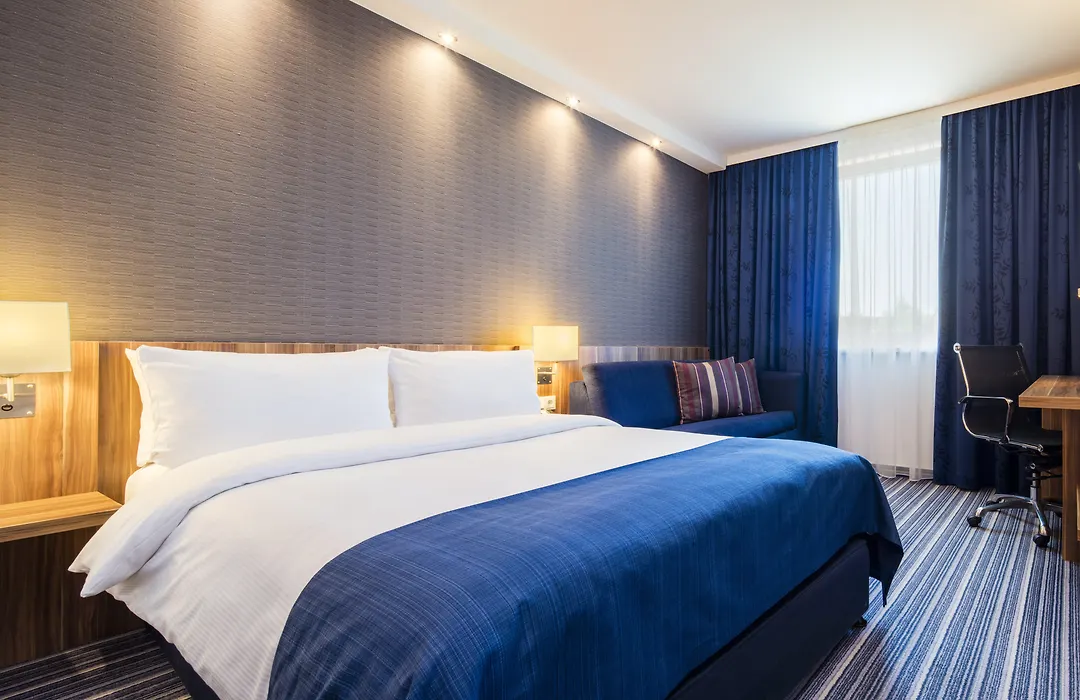 Holiday Inn Express Munich Airport-1