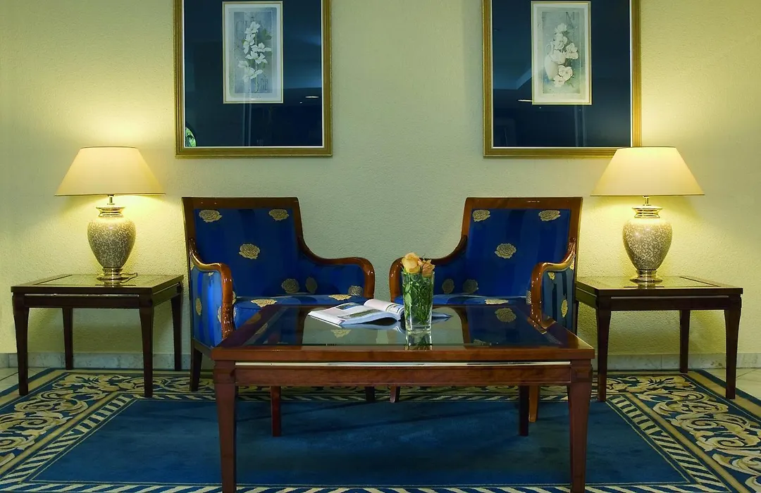 Maritim Hotel Am Schlossgarten-1