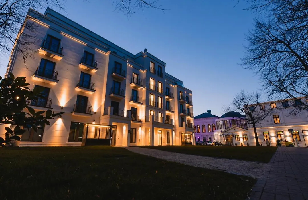 Hotel Am Schloss Aurich - Schlossresidenz-1