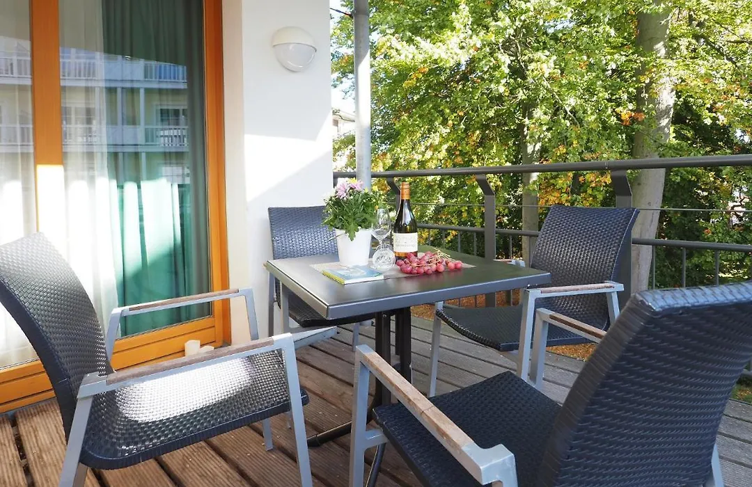 Kaiservillen Heringsdorf - Ferienwohnung mit 1 Schlafzimmer und Balkon D112-1