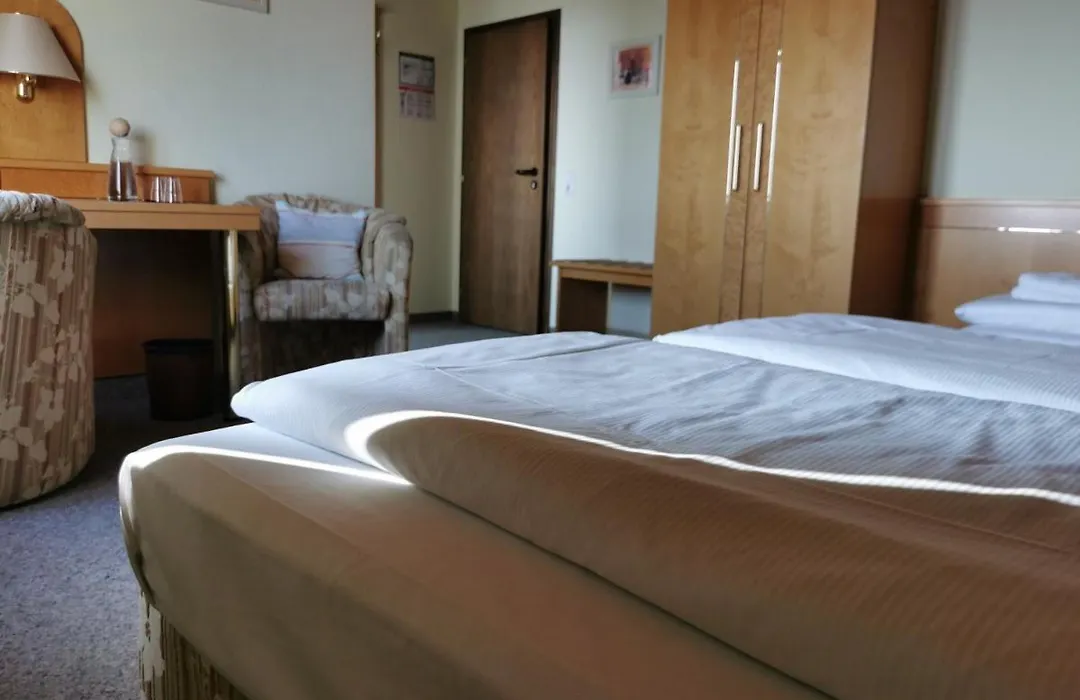 Hotel Engel-1