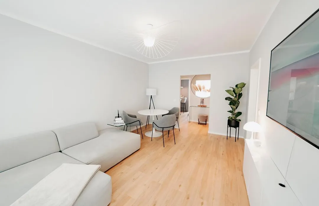 Moderne Ruhige 2-Zimmer Wohnung In Coswig-1